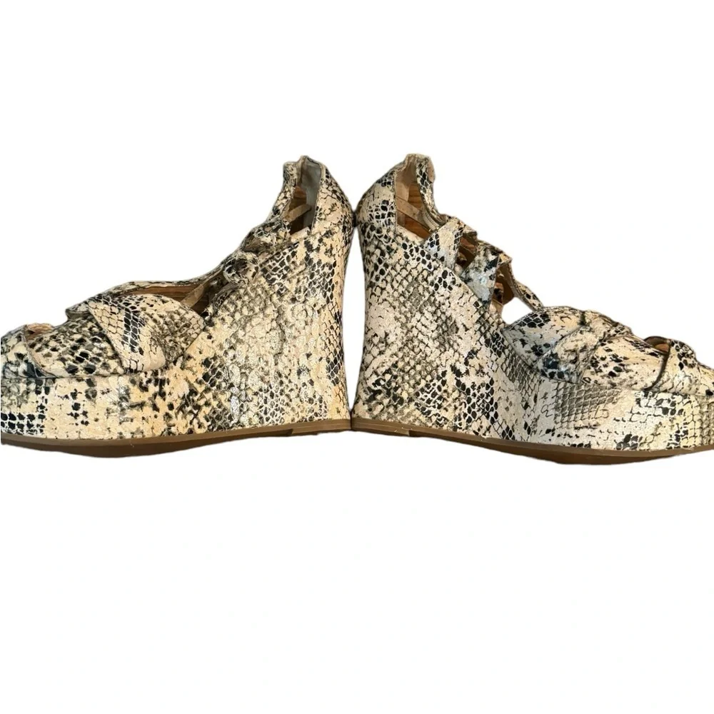 Steve Madden steve madden